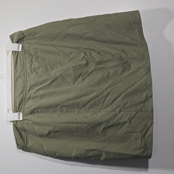 REI Forest Green Skort with Zip Pocket 16 - Picture 4 of 9